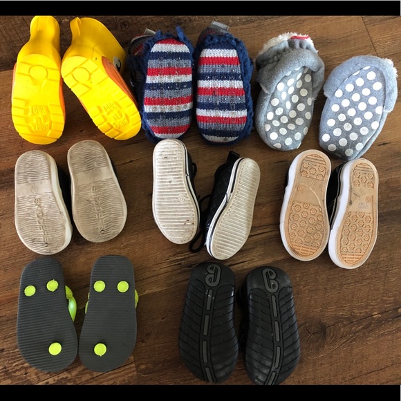 Lot of toddler boys boots and shoes - Picture 2 of 5